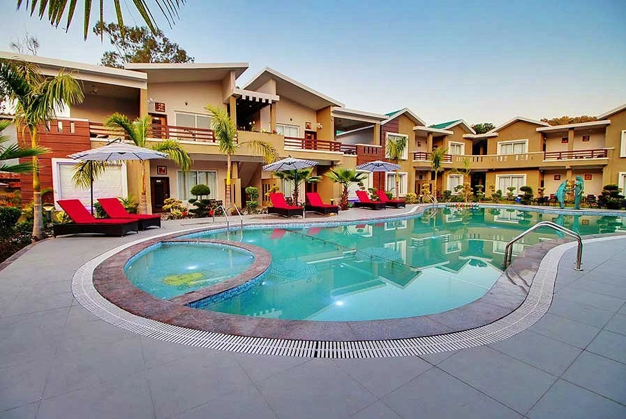  Maulik Mansion Resort